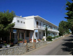 Отель Artemon Hotel  Артемонас